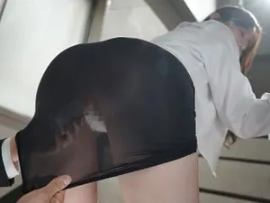 Người tình của con trai trả thù má Chồng yêu khó tính bằng cách “gạ tình bố chồng”