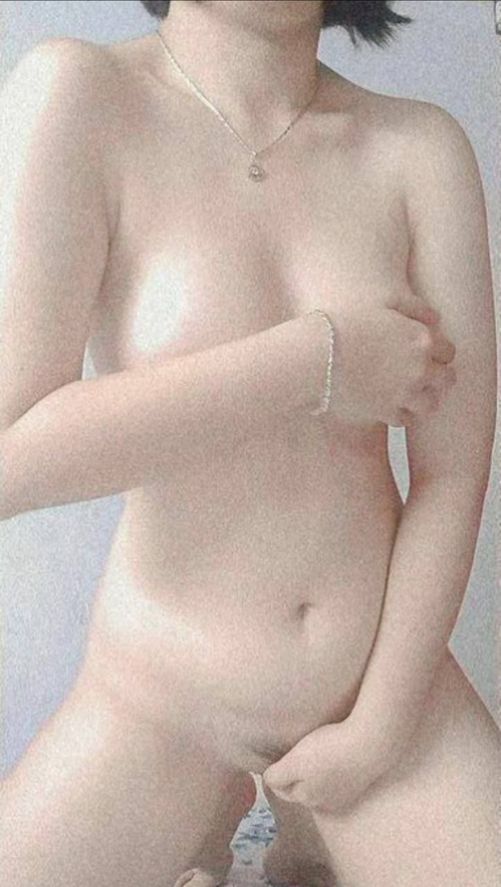 Lợi thế của việc gầy là bạn có thể bế cô ấy lên và quan hệ với cô ấy