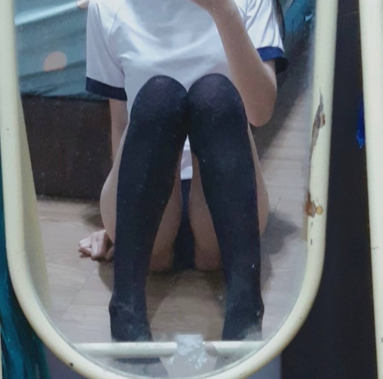 Bạn gái của con trai bị con củ khoải của bố anh xã chinh phục