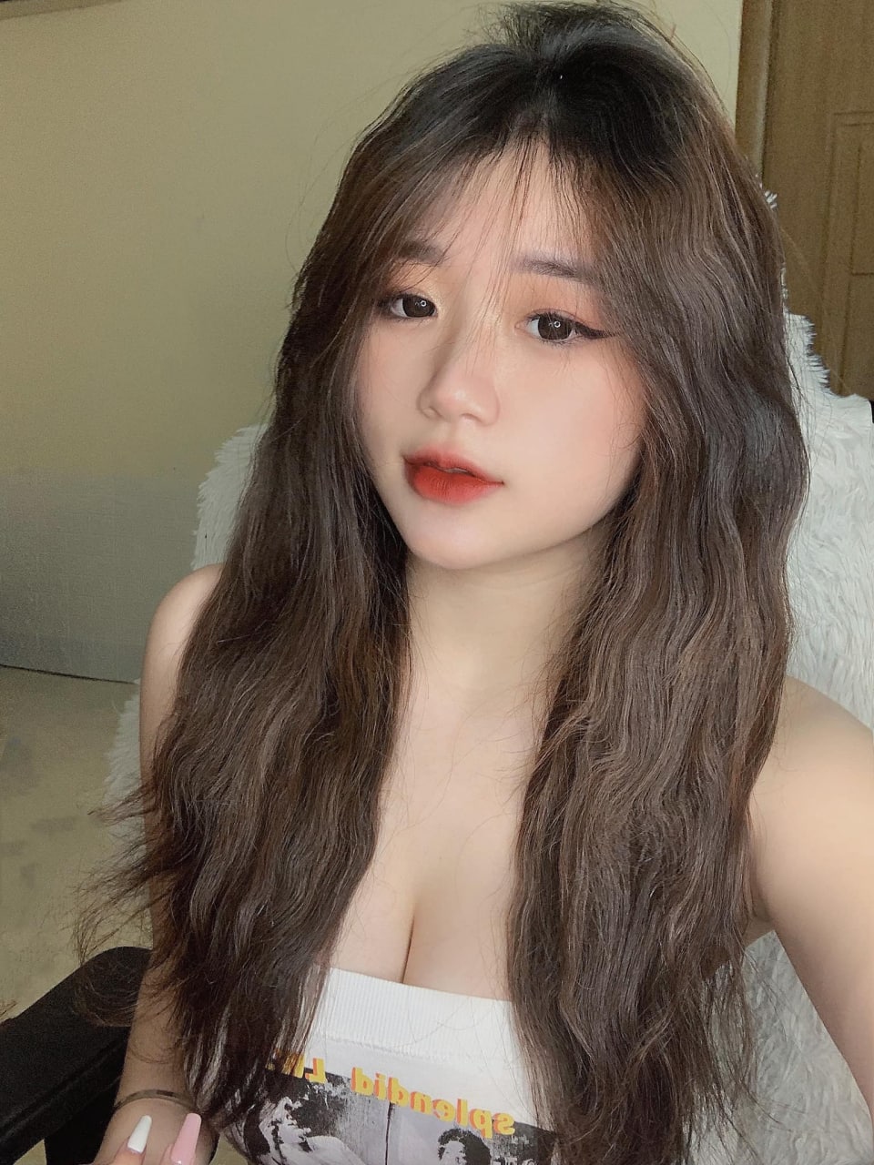 2 đứa cháu hư và người dì trẻ tuổi