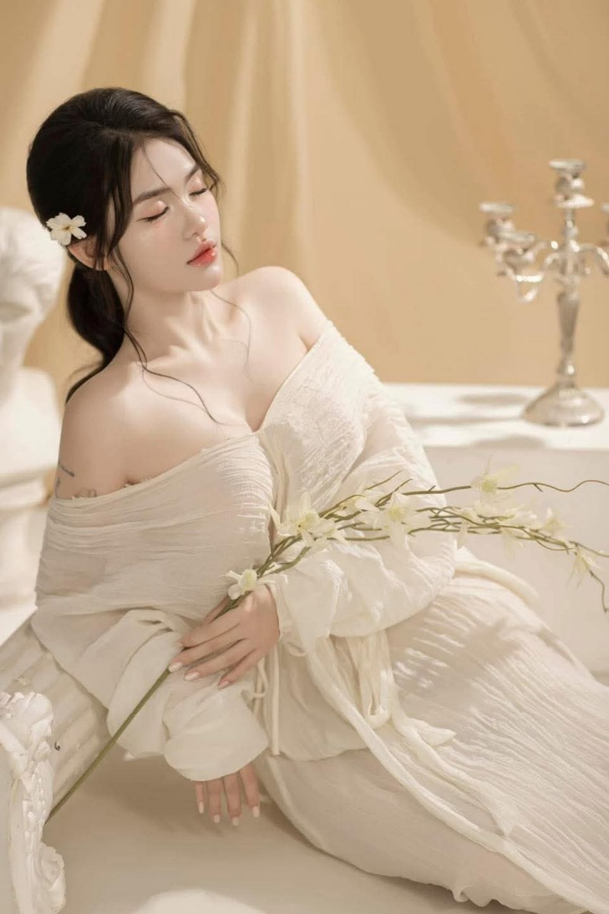 HMN-183,HMN-183 Người mới Tôi muốn trở thành một ngôi sao khỏa thân! Một cô gái siêu gợi cảm và dễ thương, thích tình dục hơn cả ba bữa ăn một ngày đã ra mắt phim AV! ! Amami Ichika